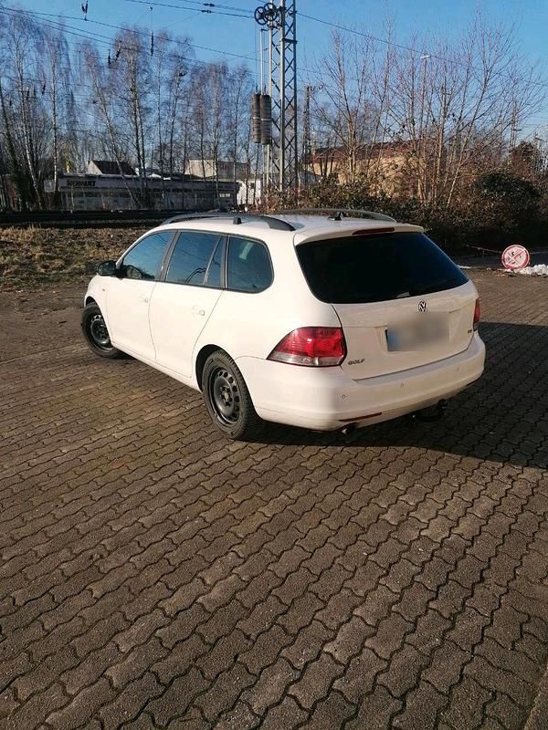 Gebraucht VW Golf VII Match 105 PS (77 kW) 2012 Weiß Kombi