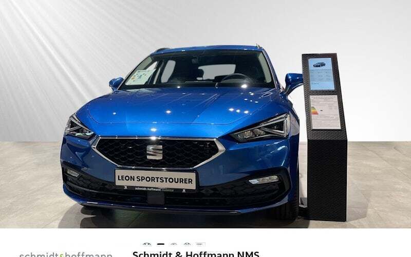 Blau Gebraucht 2025 Seat Leon ST Style Kombi | 33.880 € (Teuer) - Bild 1/4