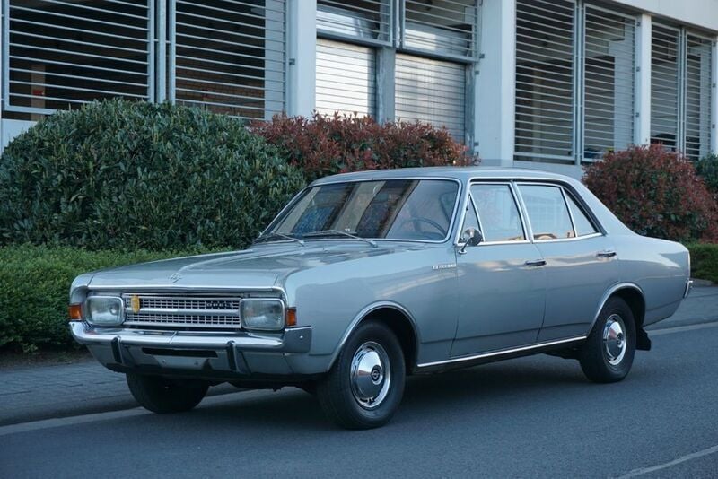 Silber Gebraucht 1968 Opel Rekord Limousine | 9.900 € - Bild 1/4