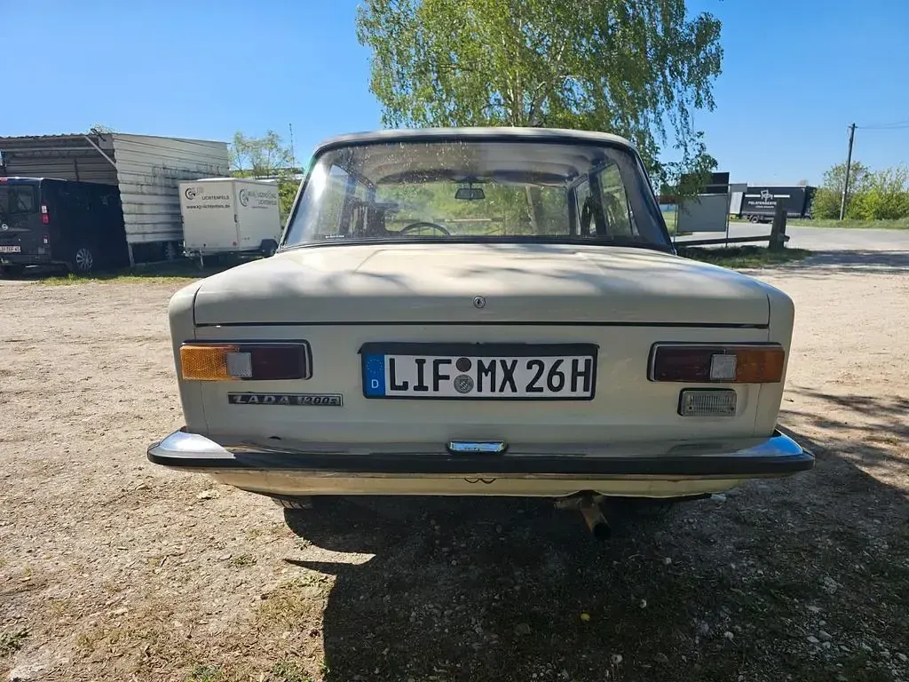 Second-hand Lada 1200 60 CP (44 kW) 1982 Alb Berlinǎ
