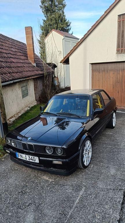 Gebraucht BMW 325 286 PS (210 kW) 1987 Schwarz Coupé