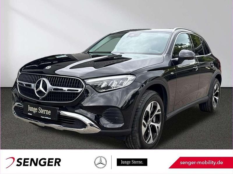 Lack obsidianschwarz Gebraucht 2025 Mercedes GLC300e Avantgarde SUV | 61.490 € (Fairer Preis) - Bild 1/4
