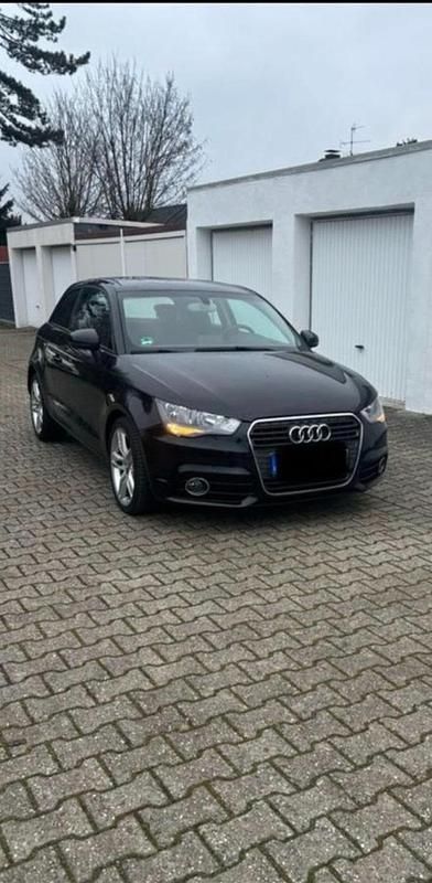Schwarz Gebraucht 2011 Audi A1 Kleinwagen | 6.250 € (Guter Preis) - Bild 1/4