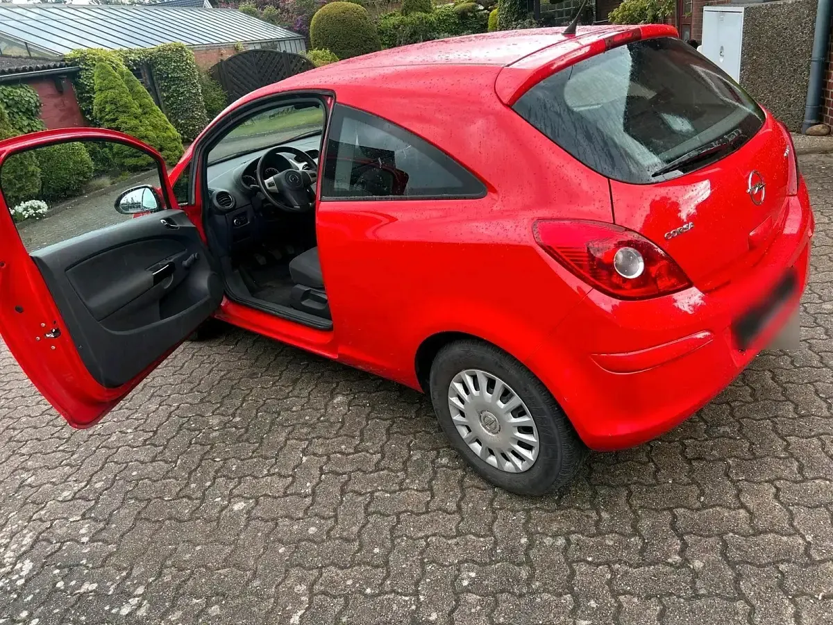 Używany Opel Corsa Eco 70 KM (51 kW) 2010 Czerwony Hatchback