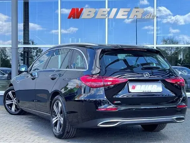 Gebraucht Mercedes C200 163 PS (119 kW) 2025 Schwarz/baltic black Kombi