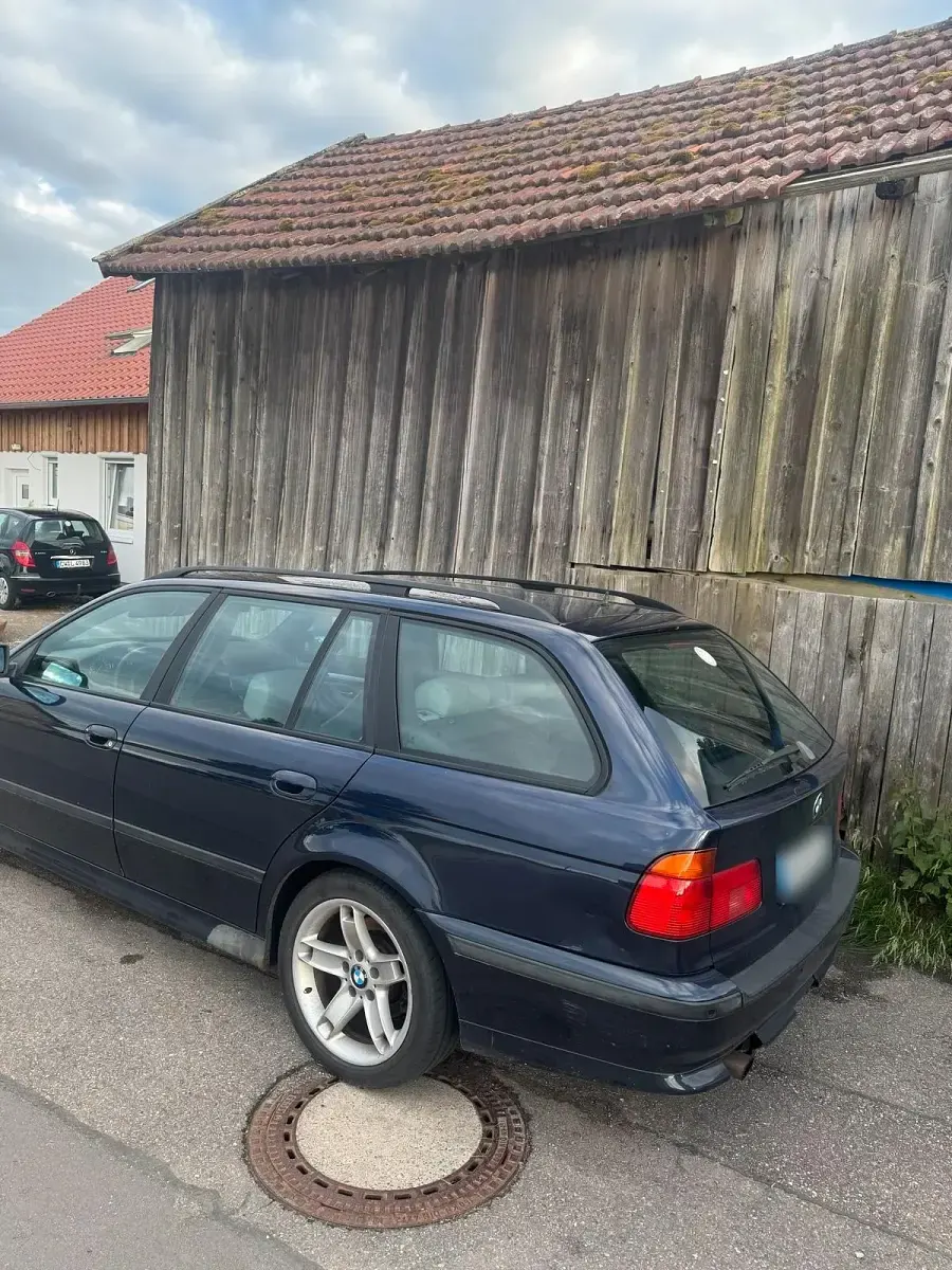 Gebraucht BMW 523 Basis 170 PS (125 kW) 2000 Blau Kombi