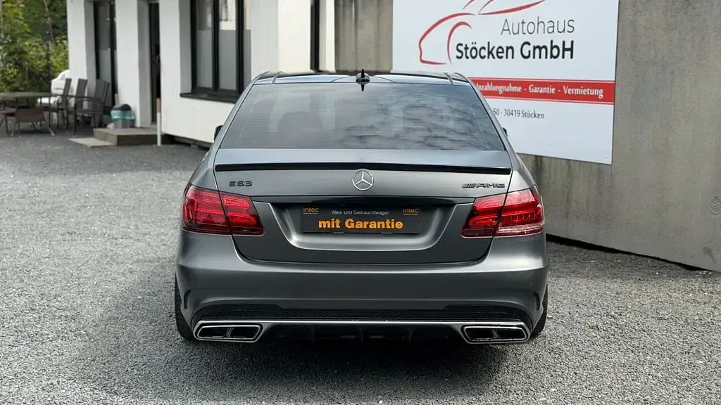 Gebraucht Mercedes E500 AMG 408 PS (300 kW) 2013 Weiß Limousine