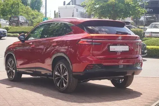 Neu MG HS Luxury 224 PS (164 kW) 2026 Rot SUV