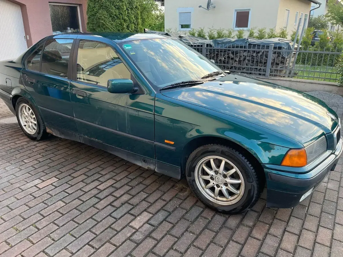 Gebraucht BMW 318 116 PS (85 kW) 1997 Grün Limousine