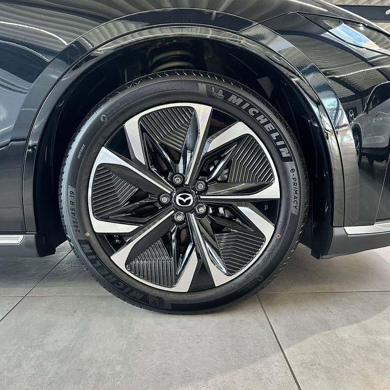 Neu Mazda 6e Takumi-Line 189 kW (258 PS) 2026 Schwarz Limousine