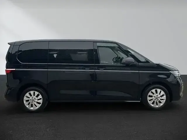 Używany VW Multivan 136 KM (100 kW) 2022 Czarny Minivan