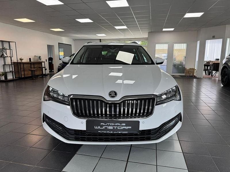 Gebraucht Skoda Superb Ambition 200 PS (147 kW) 2022 Weiß Kombi