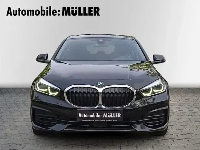 Używany BMW 120 Advantage 190 KM (139 kW) 2023 Czarny Hatchback