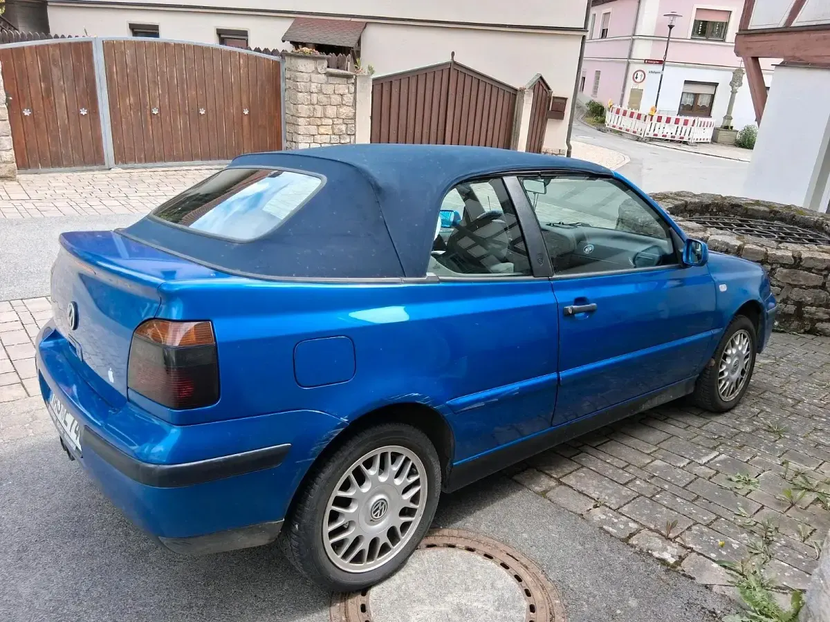 Gebraucht VW Golf 90 PS (66 kW) 2000 Blau Cabrio