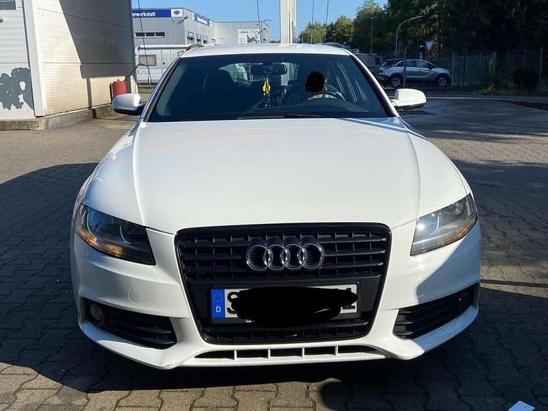 Weiß Gebraucht 2011 Audi A4 Attraction Kombi | 5.400 € (Etwas zu teuer) - Bild 1/4