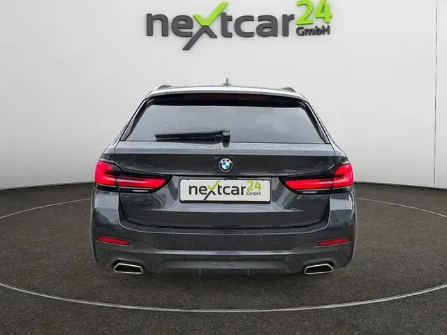 Gebraucht BMW 520 M Sport 190 PS (139 kW) 2022 Grau (sophistograu) Limousine