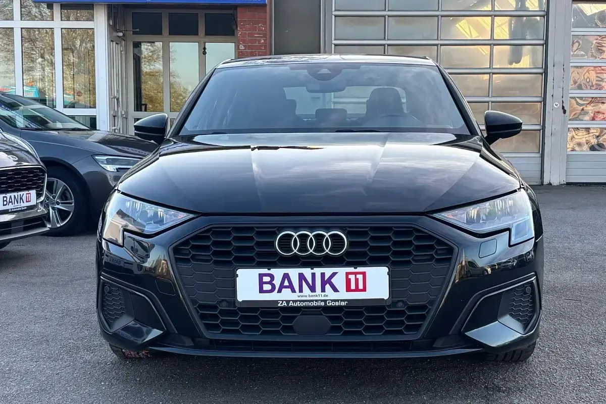 Second-hand Audi A3 Ambiente 110 CP (80 kW) 2022 Negru Berlinǎ