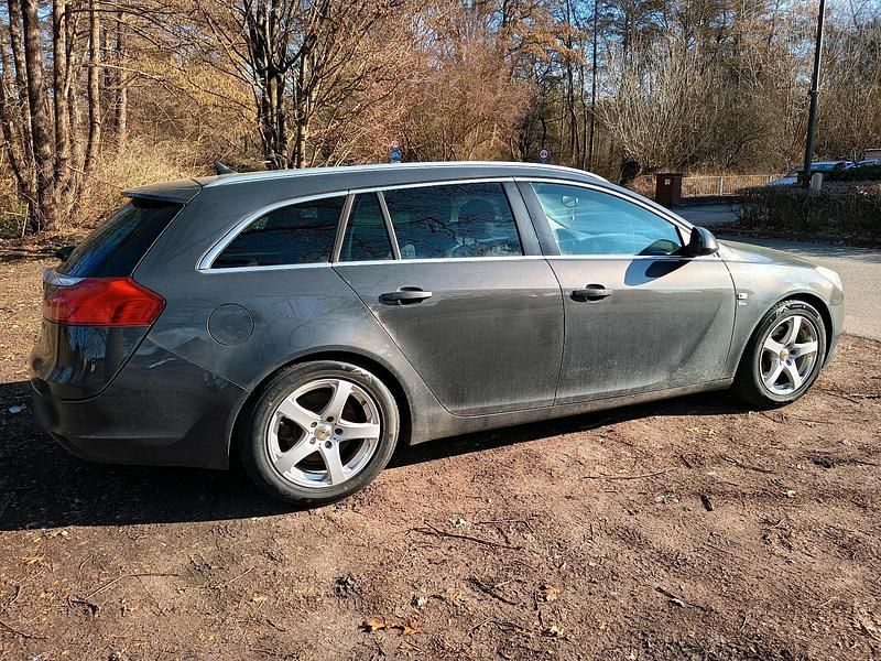 Gebraucht Opel Insignia 160 PS (117 kW) 2012 Grau Kombi