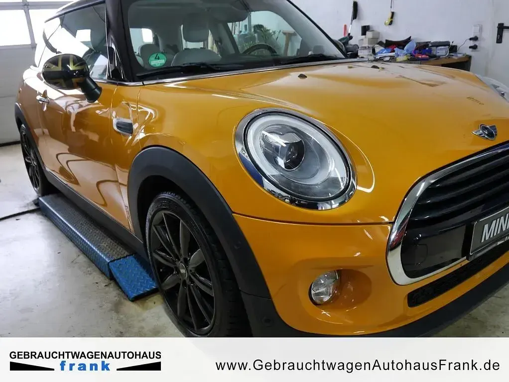 Gebraucht Mini Cooper 136 PS (100 kW) 2018 Volcanic orange Kleinwagen