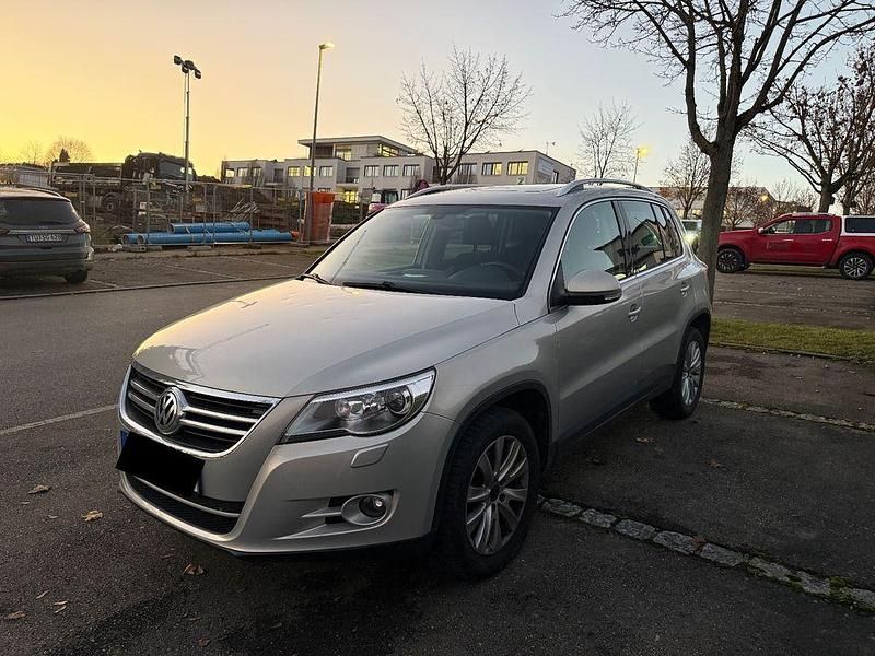 Gebraucht VW Tiguan 140 PS (102 kW) 2009 Silber SUV