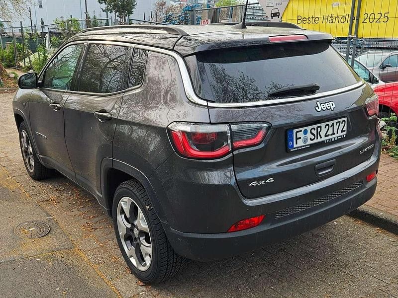 Gebraucht Jeep Compass Limited 170 PS (125 kW) 2020 Granite crystal met clear coat SUV