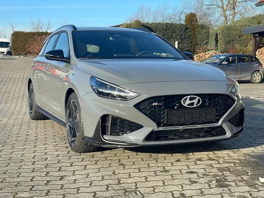 Neu Hyundai i30 N Line 150 PS (110 kW) 2026 Grau Limousine