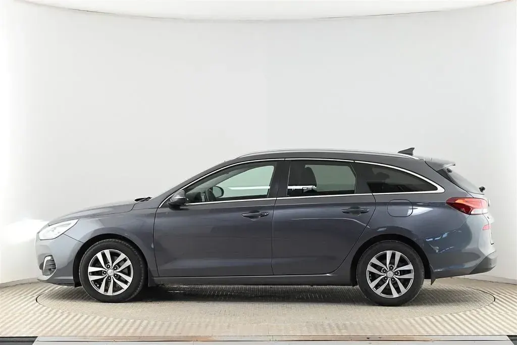 Gebraucht Hyundai i30 Premium 140 PS (102 kW) 2019 Silber Kombi