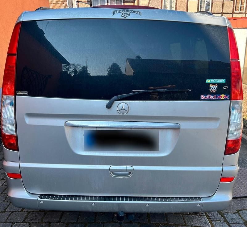 Gebraucht Mercedes Viano 150 PS (110 kW) 2009 Silber Van / Kleinbus
