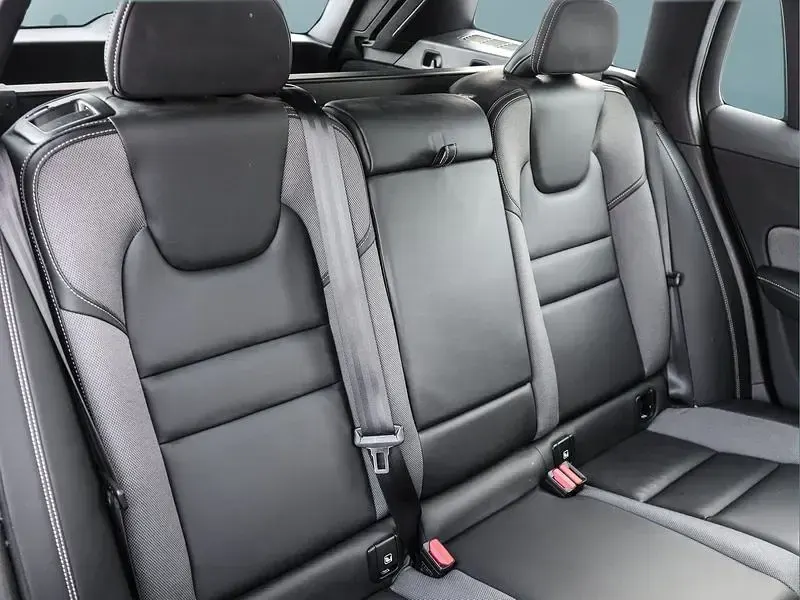 Gebraucht Volvo V60 253 PS (186 kW) 2021 Weiß Kombi