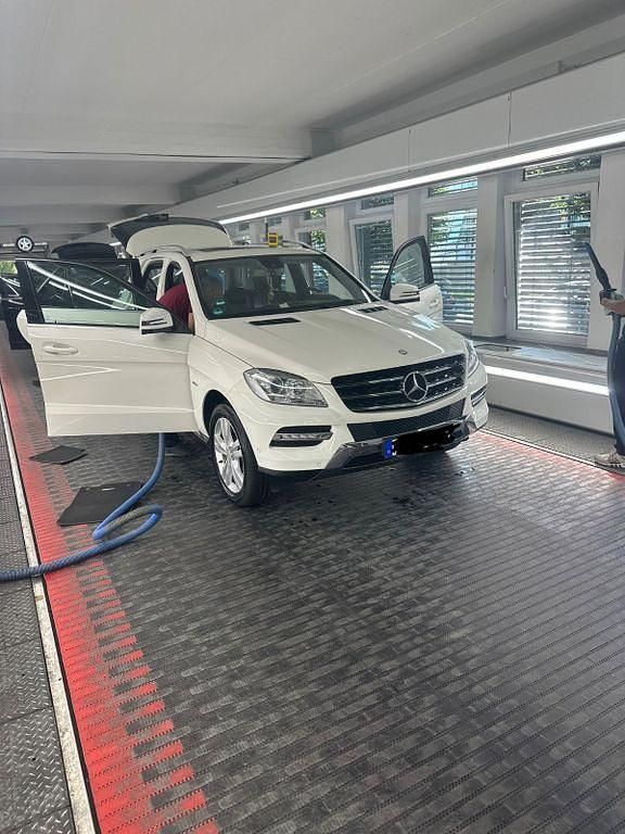 Gebraucht Mercedes ML250 204 PS (150 kW) 2012 Weiß SUV