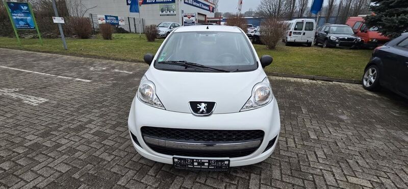 Weiß Gebraucht 2011 Peugeot 107 Filou Kleinwagen | 3.600 € (Etwas zu teuer) - Bild 1/4