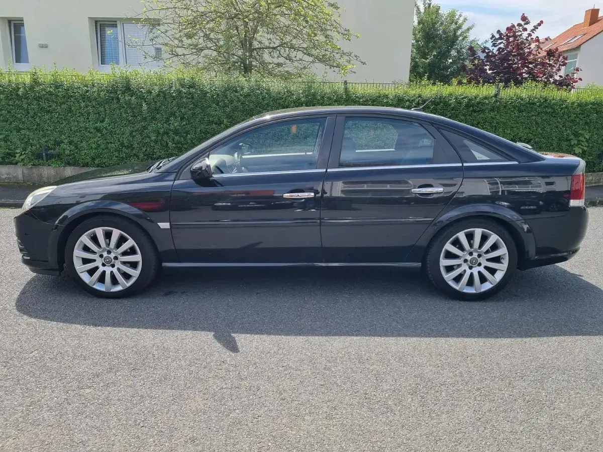 Gebraucht Opel Vectra 155 PS (114 kW) 2008 Schwarz Limousine