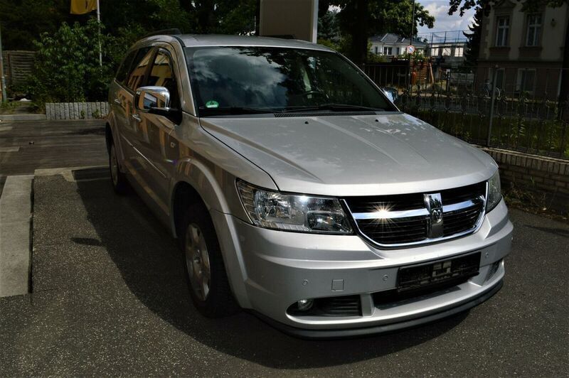 Gebraucht Dodge Journey SXT 140 PS (102 kW) 2010 Silber SUV