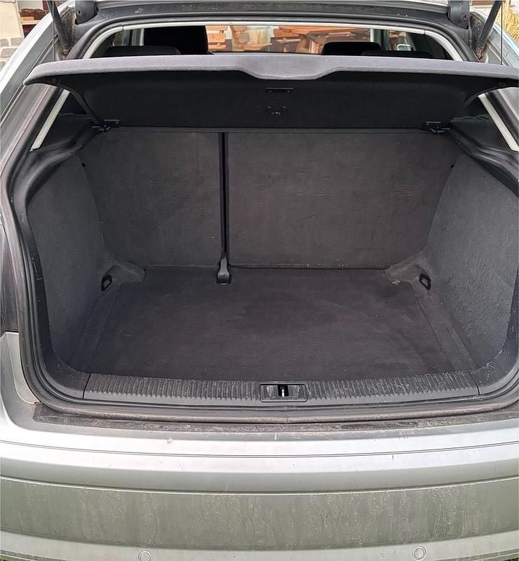 Second-hand Audi A3 102 CP (75 kW) 2004 Argintiu Hatchback