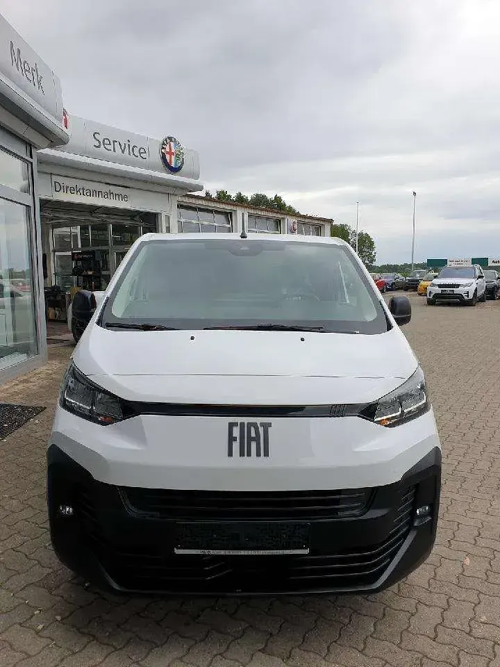 Gebraucht Fiat Scudo Basis 177 PS (130 kW) 2024 Weiß Van