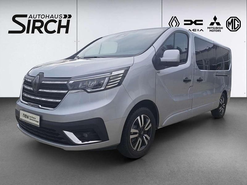 Grau Gebraucht 2024 Renault Trafic Van | 41.990 € (Teuer) - Bild 1/4