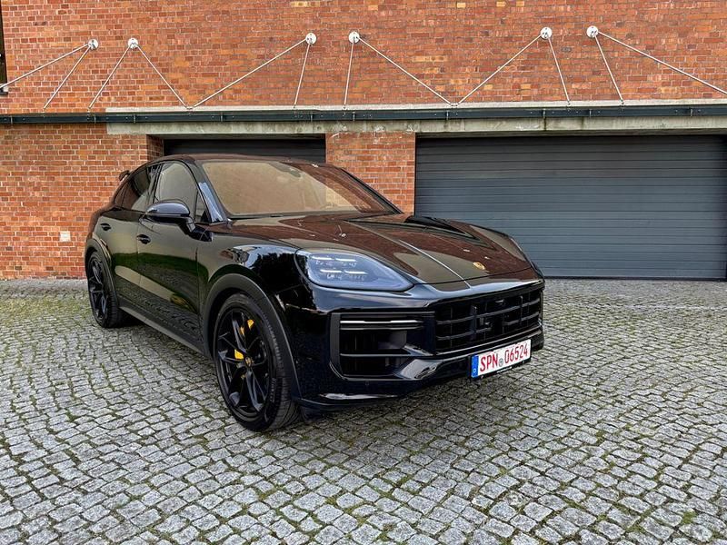 Schwarz Gebraucht 2024 Porsche Cayenne Turbo E-Hybrid SUV | 199.999 € (Etwas zu teuer) - Bild 1/4