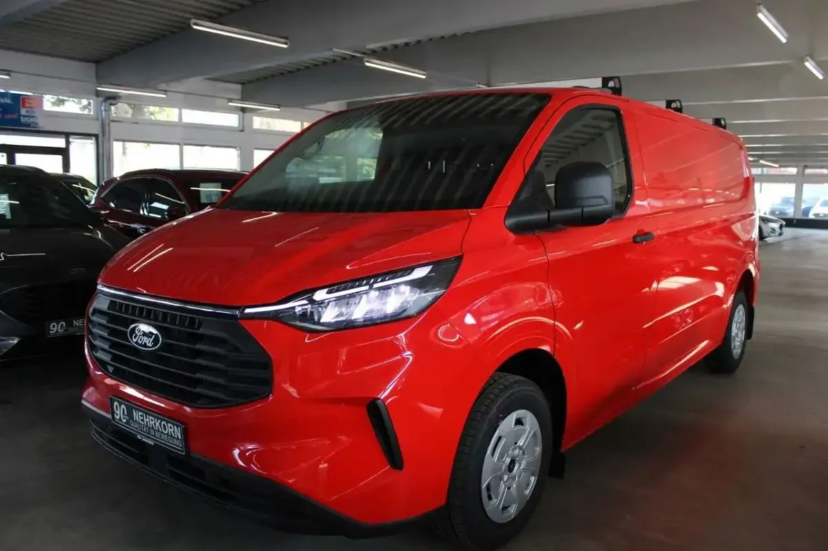 Neu Ford Transit Custom Trend 110 PS (80 kW) 2025 Rot Limousine