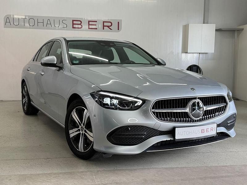 Silber Gebraucht 2024 Mercedes C220 Avantgarde Limousine | 39.999 € (Fairer Preis) - Bild 1/4