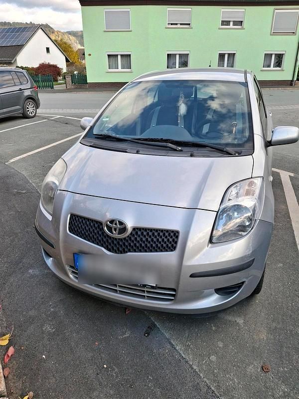 Silber Gebraucht 2006 Toyota Yaris Kombi | 3.500 € (Guter Preis) - Bild 1/4