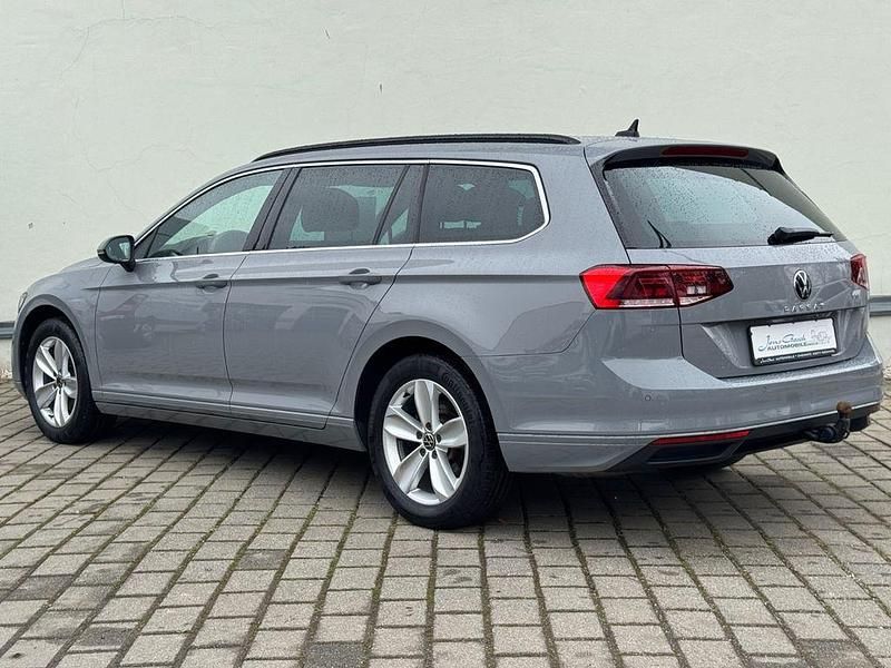 Gebraucht VW Passat Business 200 PS (147 kW) 2023 Mondsteingrau Kombi