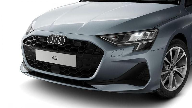 Gebraucht Audi A3 Ambiente 150 PS (110 kW) 2025 Pfeilgrau perleffekt Limousine