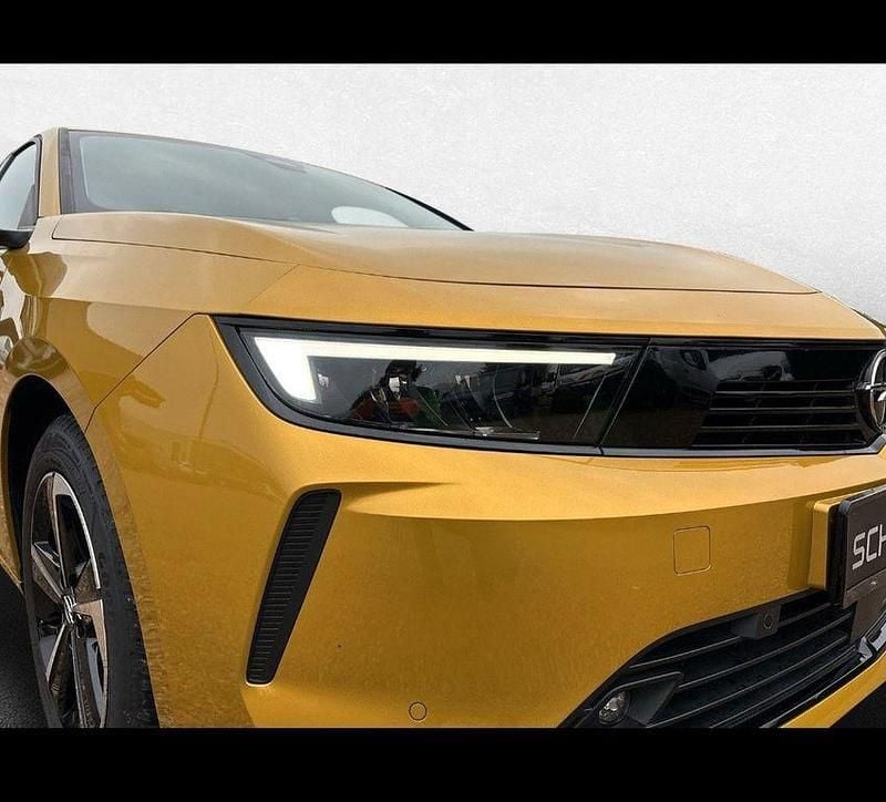 Gold Gebraucht 2024 Opel Astra Edition Limousine | 17.888 € (Superpreis) - Bild 1/4