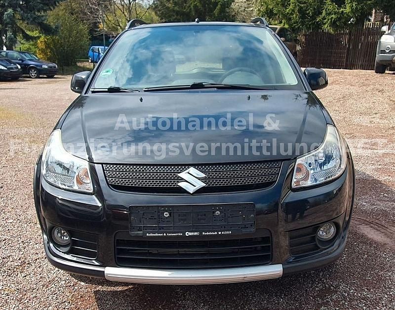 Usata Suzuki SX4 Comfort 107 CV (78 kW) 2007 Nero Berlina