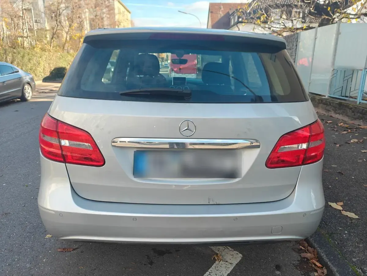 Gebraucht Mercedes B180 109 PS (80 kW) 2012 Kleinwagen
