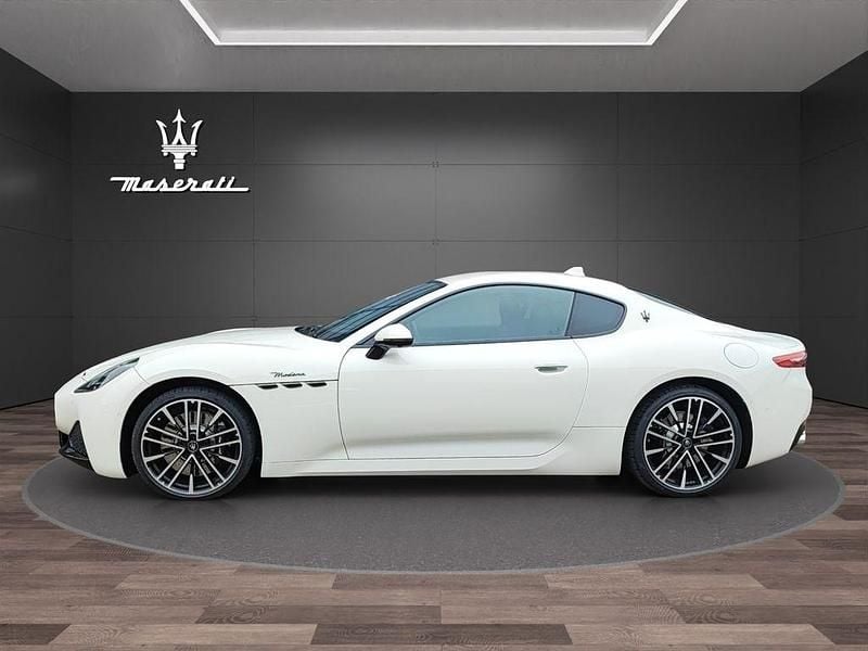 Gebraucht Maserati Granturismo 491 PS (361 kW) 2024 Bianco pastello Coupé