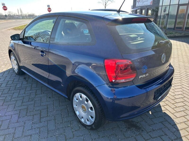 Gebraucht VW Polo Comfortline 69 PS (50 kW) 2011 Blau Limousine