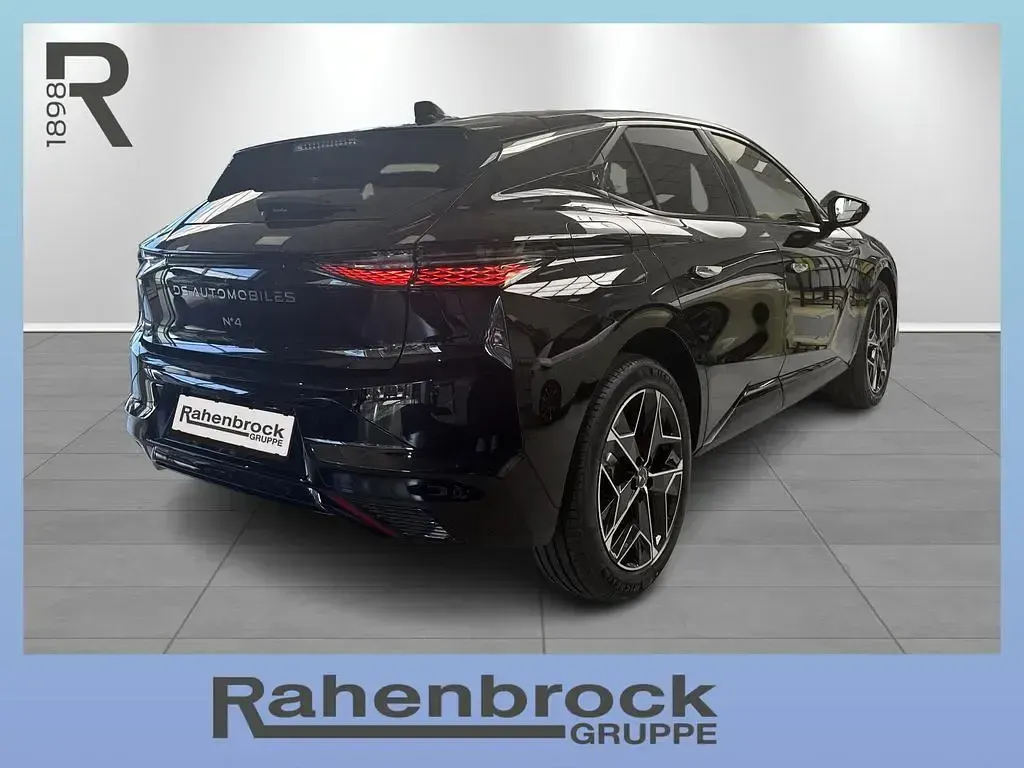 Neu DS Automobiles DS4 145 PS (106 kW) 2026 Schwarz Limousine
