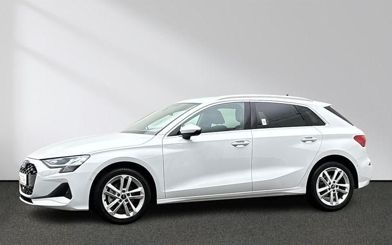 Gebraucht Audi A3 Advanced Plus 116 PS (85 kW) 2025 Gletscherweiß metallic Limousine