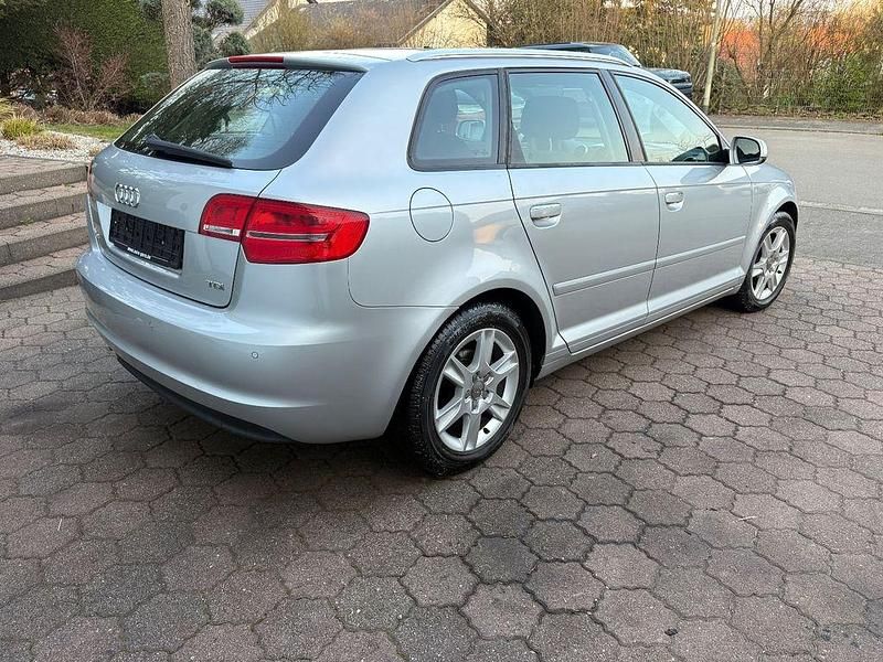 Gebraucht Audi A3 Attraction 90 PS (66 kW) 2012 Silber Kleinwagen